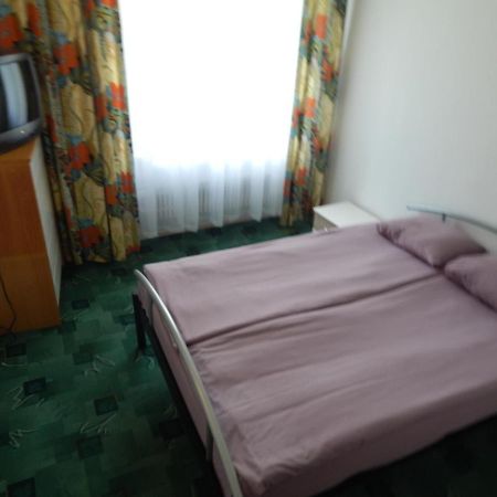 Motel Brencis Iecava Buitenkant foto