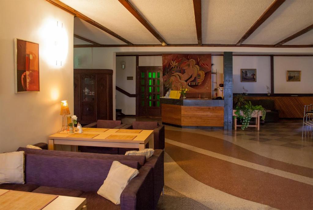 Motel Brencis Iecava Buitenkant foto